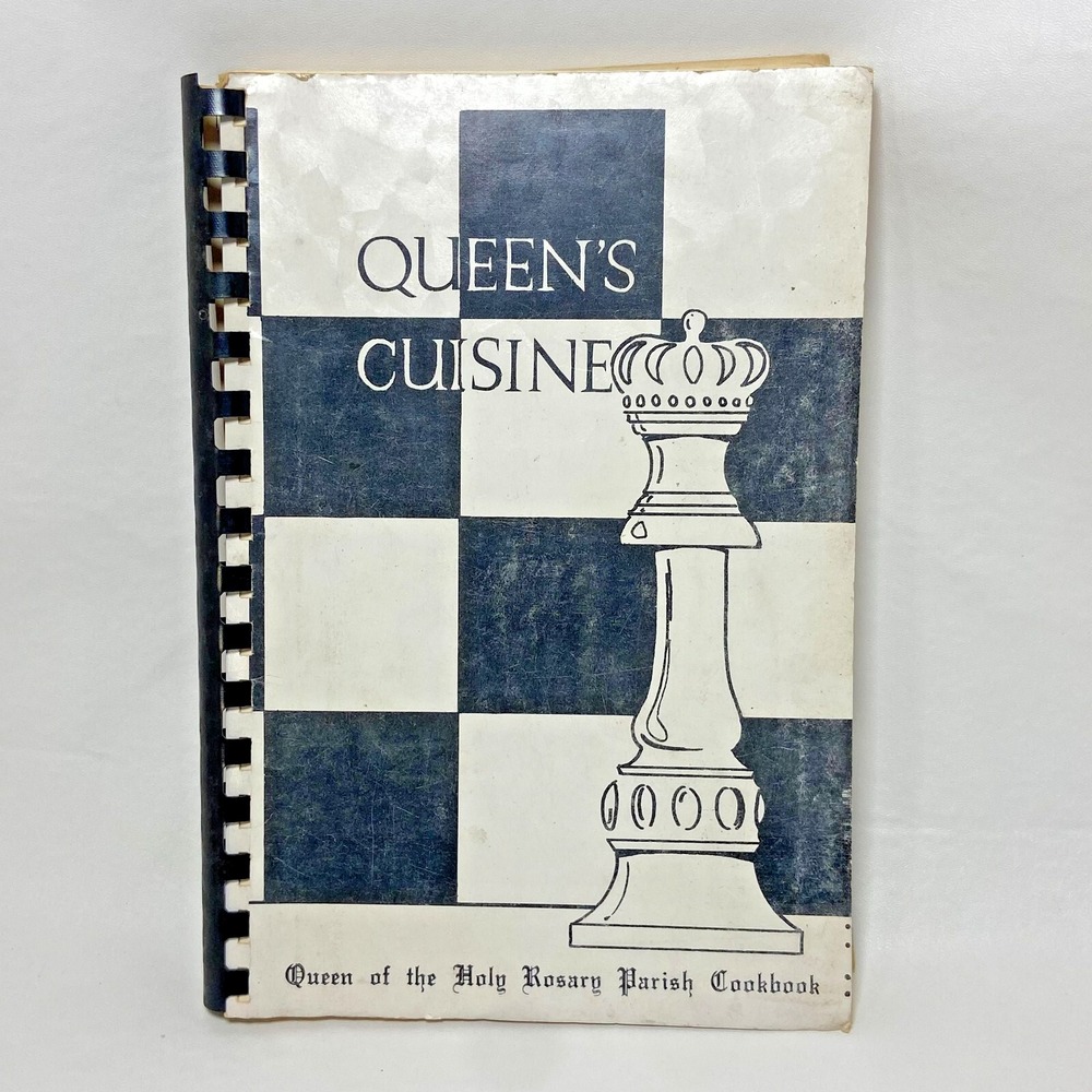 Vintage Queen's Cuisine Cookbook Queen of the Holy Parish Kansas‎ 1970s Recipes